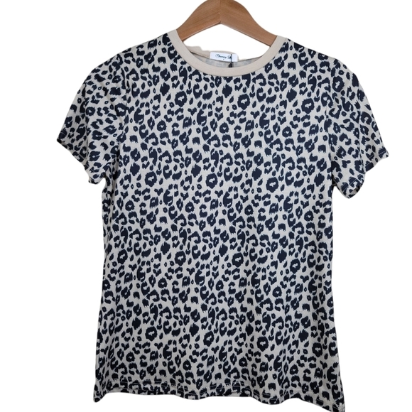 NWT‎ Blooming Jelly Animal Print Short Sleeve, Round Neck Casual Top - Picture 9 of 11